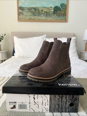 Kensie Brown Suede Men’s Chukka Boots